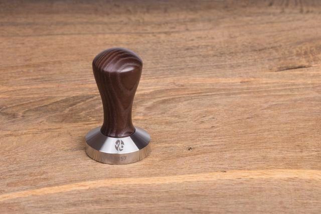 Темпер Gaggia Classic Венге Ø 58 мм, ручка из ясеня, нержавеющая сталь AISI 304, для кофе