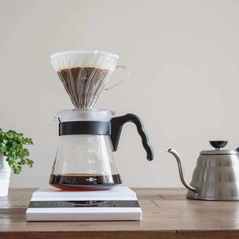 Набір Hario CRAFT V60 Kit drip 4 предмета для фільтр-каві, 700 мл, 40 фільтрів, мірна ложка