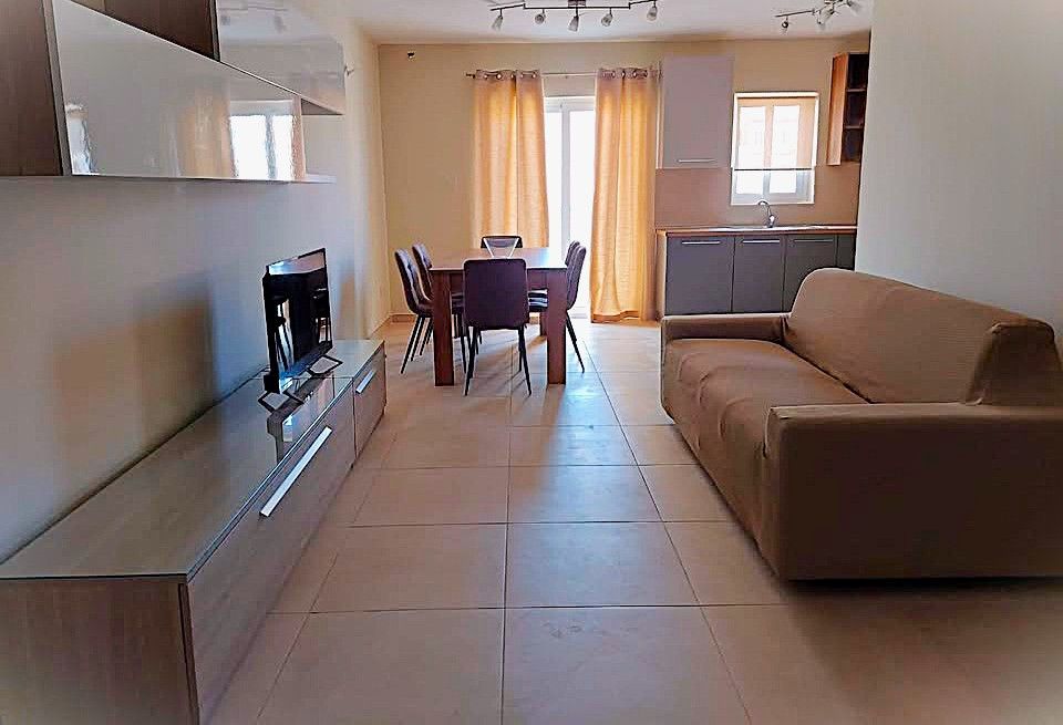 2-Bedroom Apartment for Rent in St Pauls Bay — photo 1 of 10
