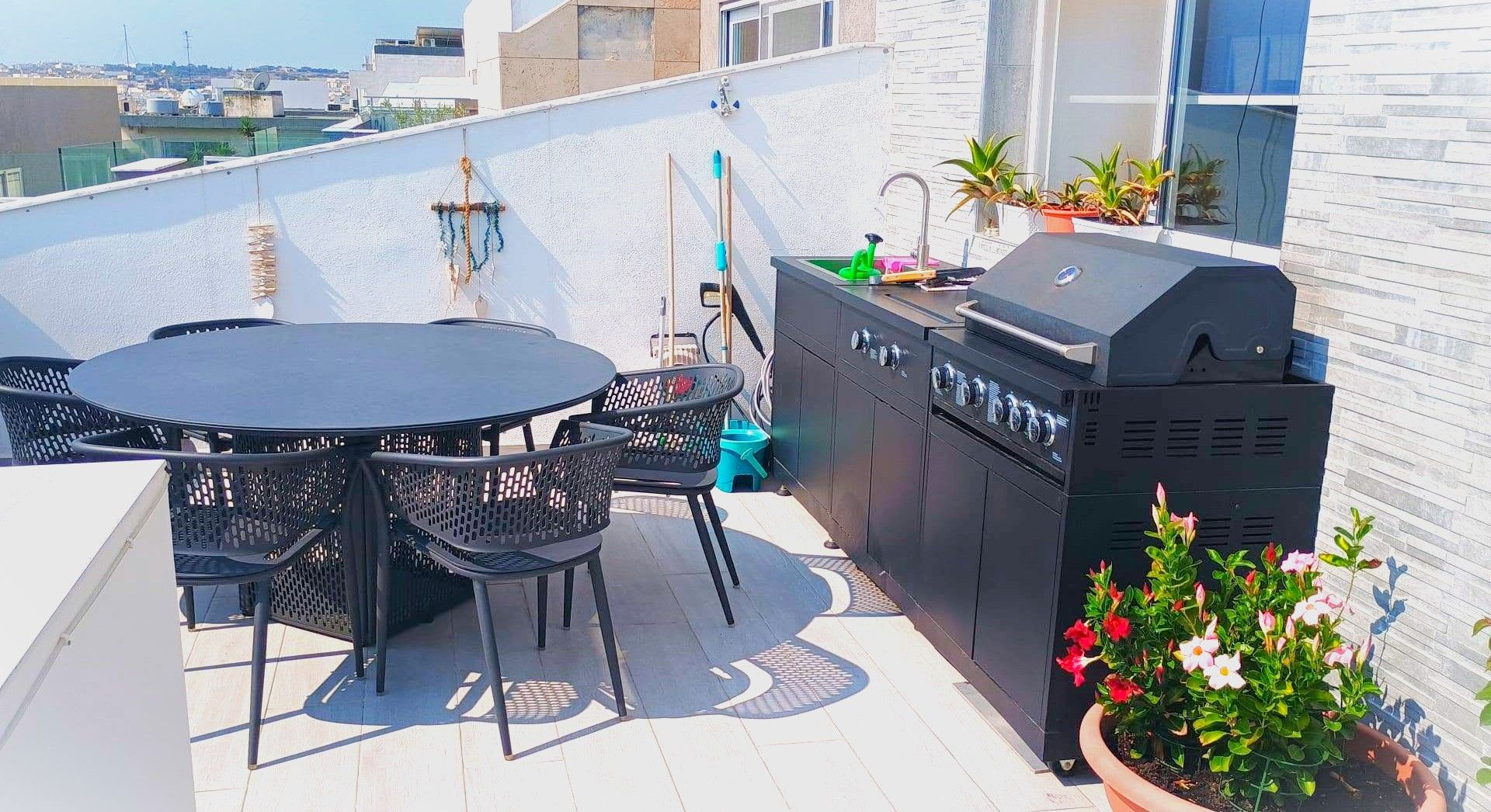 2-Bedroom Penthouse for Rent in Santa Venera