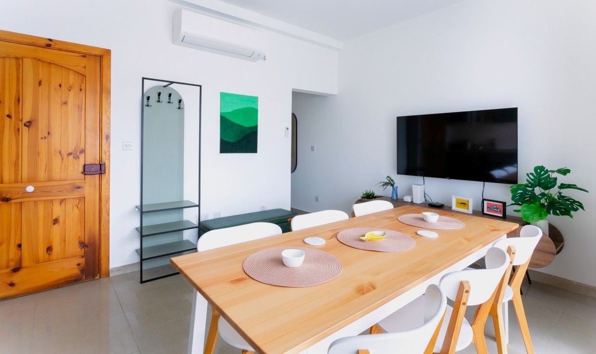 3-Bedroom Penthouse for Rent in Mosta — photo 1 of 17
