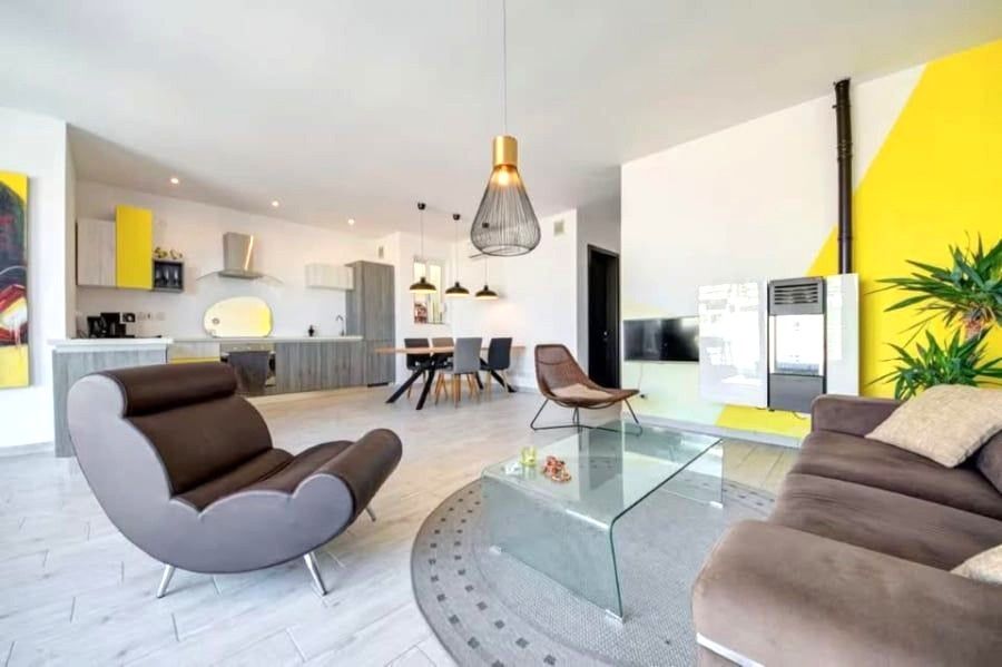 2-Bedroom Penthouse for Rent in Marsaskala — photo 1 of 10