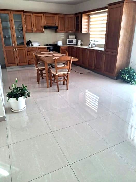 2-Bedroom Penthouse for Rent in Iklin — photo 1 of 13