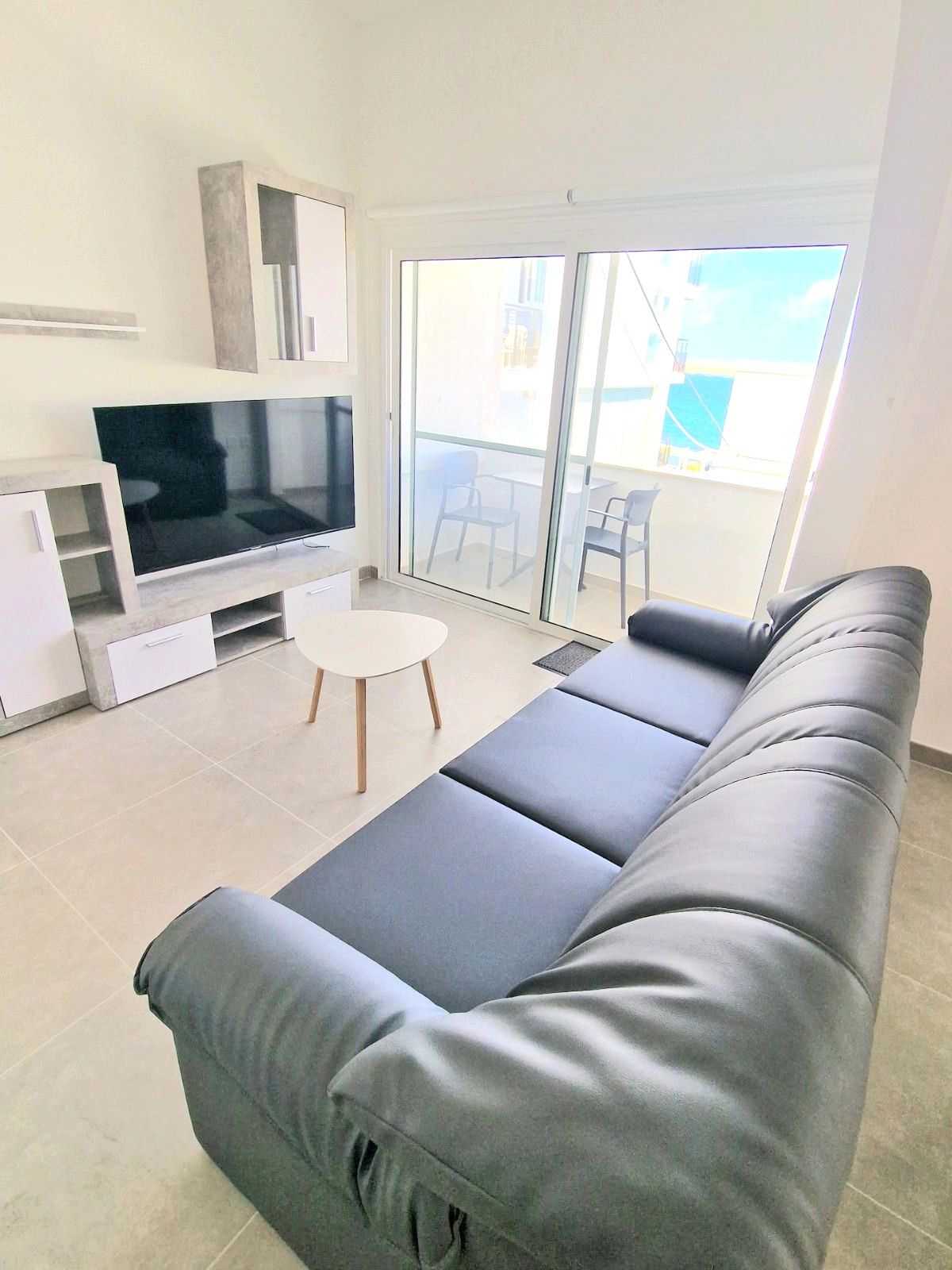 3-Bedroom Apartment for Rent in Bugibba — photo 1 of 8