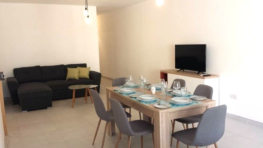 2-Bedroom Apartment for Rent in Qawra — photo 1 of 8