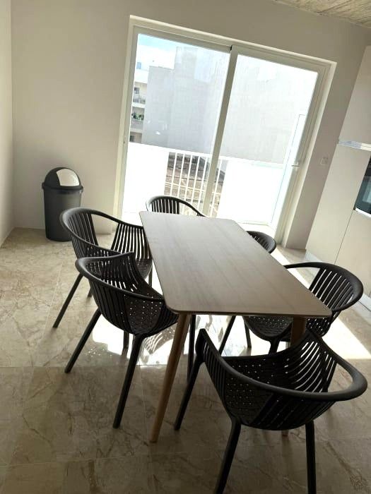 3-Bedroom Penthouse for Rent in Mosta — photo 1 of 7