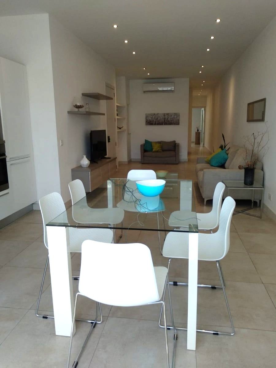 2-Bedroom Apartment for Rent in Ta' Xbiex — photo 1 of 12