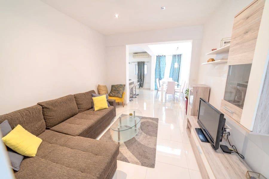 2-Bedroom Maisonette for Rent in Gzira — photo 1 of 14