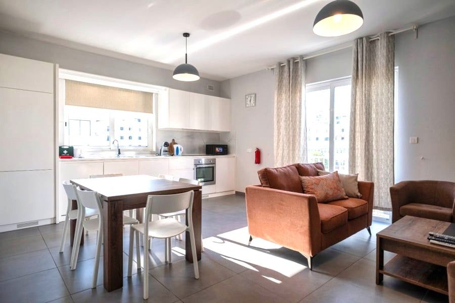 3-Bedroom Apartment for Rent in Gzira — photo 1 of 14