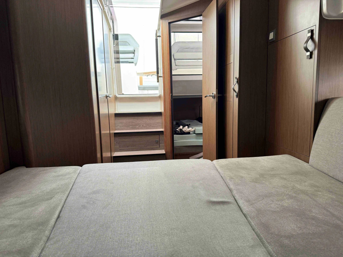 Pre-Owned 2020 Beneteau Powerboat 32ft "La Bella Vita" - Marina del Rey CA 13