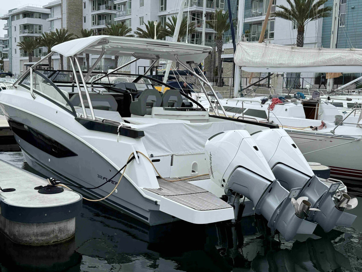 Pre-Owned 2020 Beneteau Powerboat 32ft "La Bella Vita" - Marina del Rey CA 2