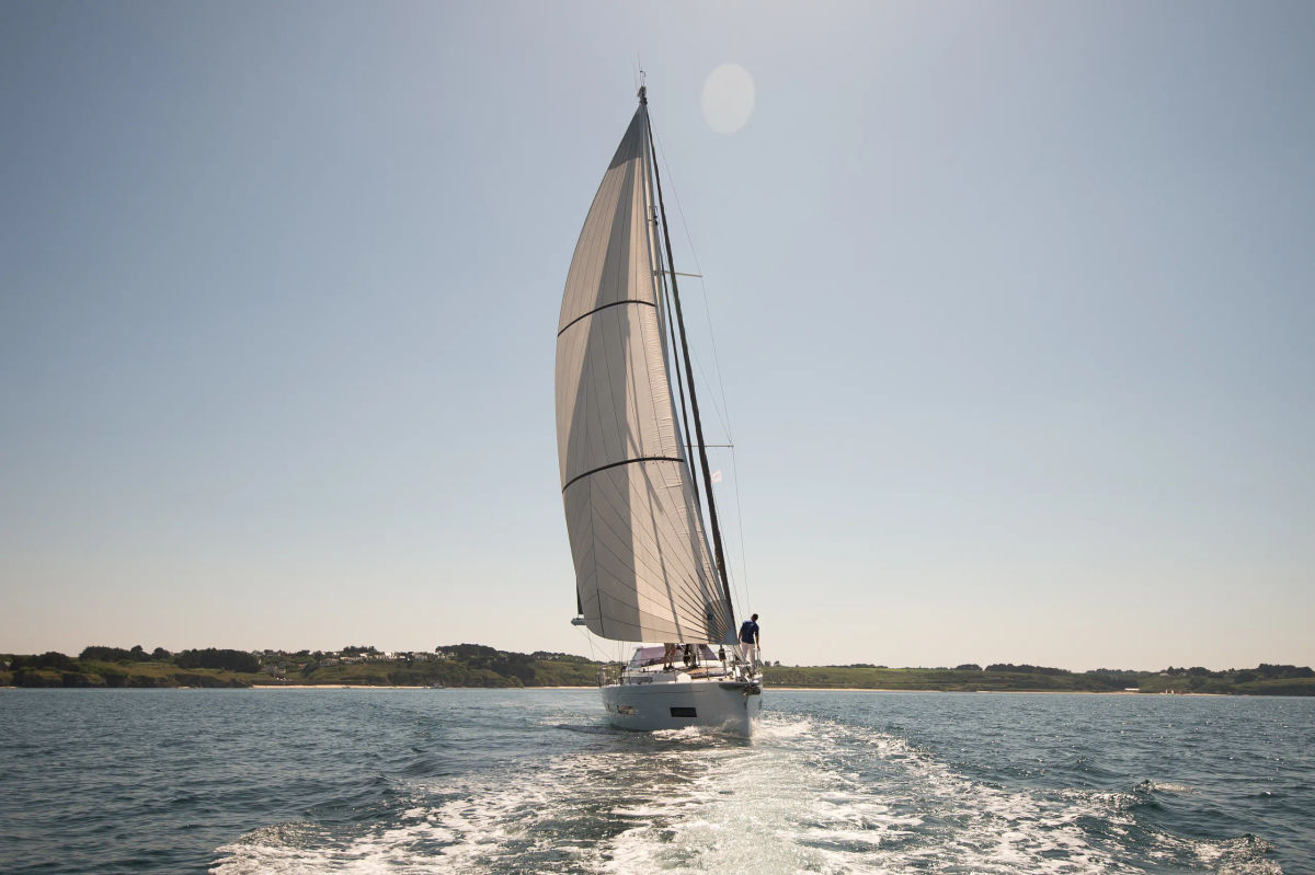 AMEL 50 navigation @ JS Evrard 02