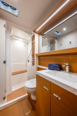 Thumbnail FIRST 60 INTERIOR (6)