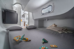 Thumbnail First 30 back cabin.jpg 1900px