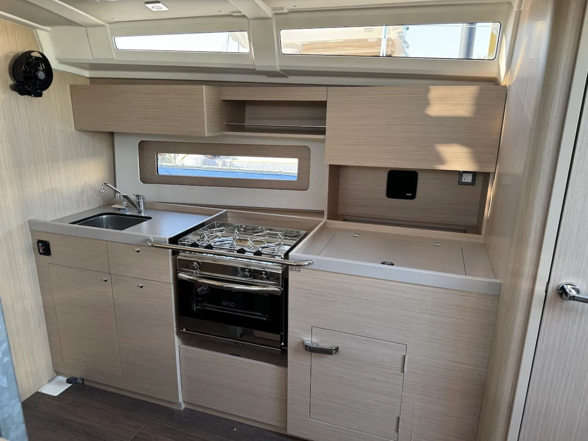 New 2025 Beneteau Monohull 37ft - Marina del Rey CA IMG 1930