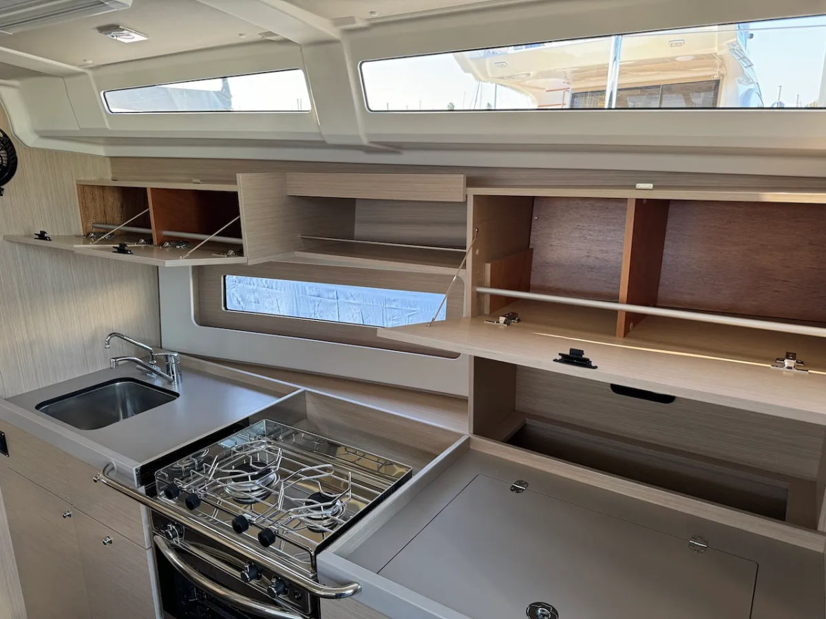 New 2025 Beneteau Monohull 37ft - Marina del Rey CA IMG 1933