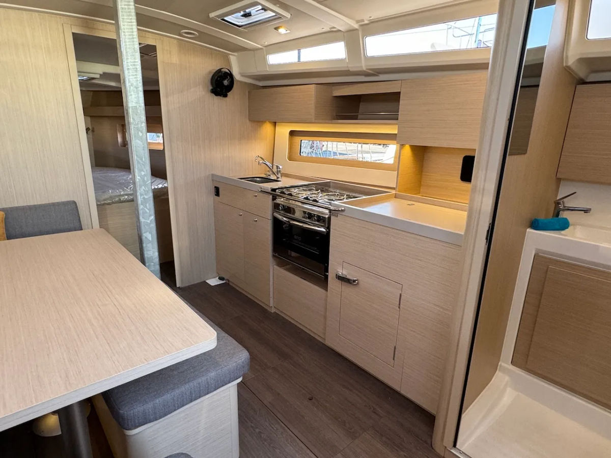 New 2025 Beneteau Monohull 37ft - Marina del Rey CA IMG 1947