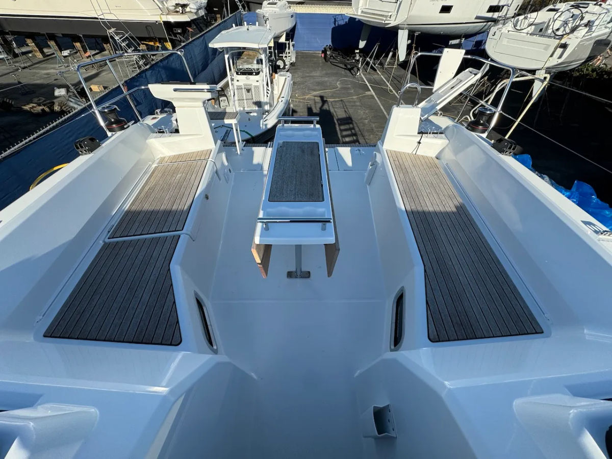 New 2025 Beneteau Monohull 37ft - Marina del Rey CA IMG 1956