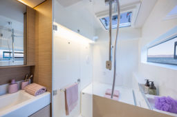 Thumbnail LAGOON 38 INTERIOR (5)