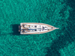 Thumbnail OCEANIS 52 IMAGE EXTERIOR SARDINIA (13)