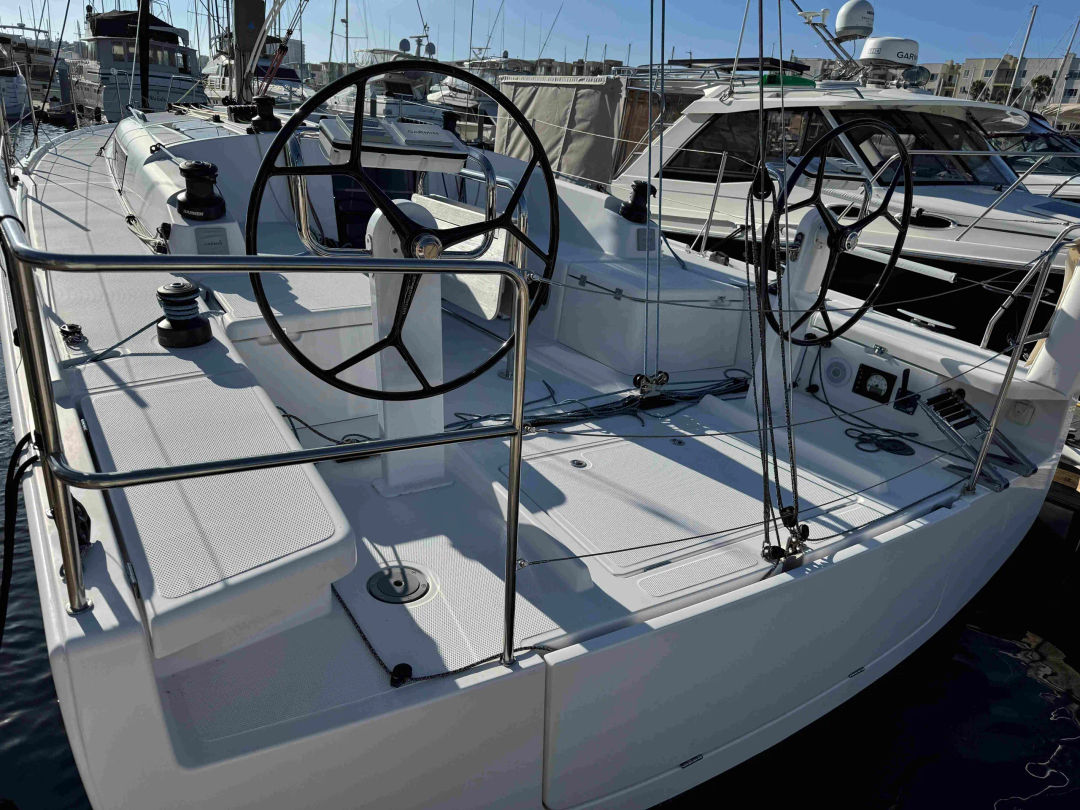 How to Sell Your Boat Faster in Marina del Rey: Private Owner Guide cover image