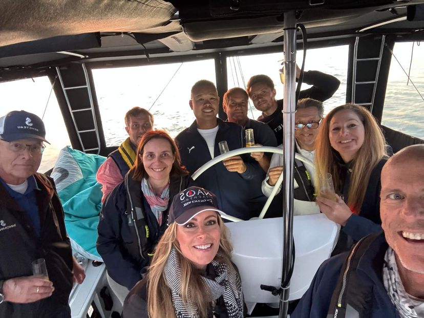 naos 15 year anniversary team cheers