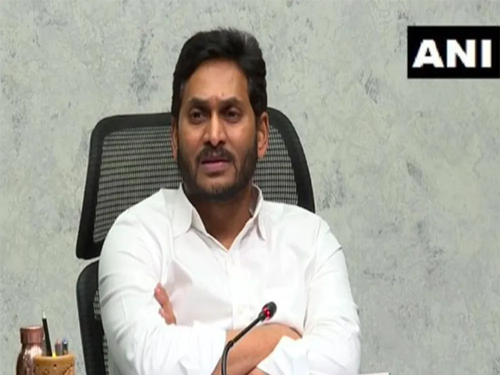 Andhra Pradesh Chief Minister launches tablet distribution for Class 8 students