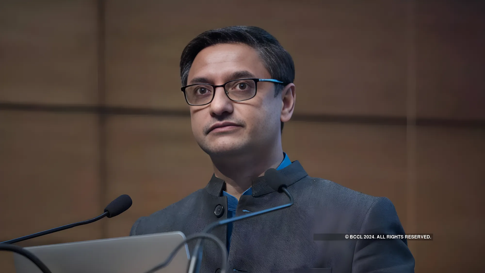 Economist Sanjeev Sanyal Criticizes UPSC Aspirations, Encourages Entrepreneurship