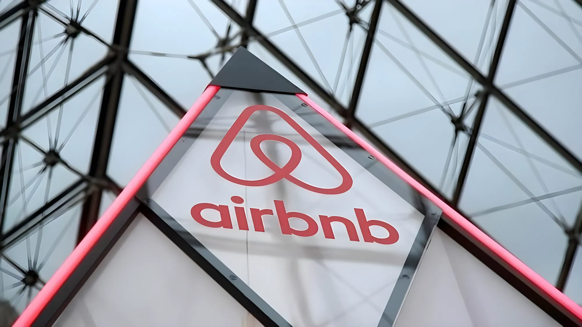 Airbnb unveils Indian travelers' summer trends and introduces new features for group travel
