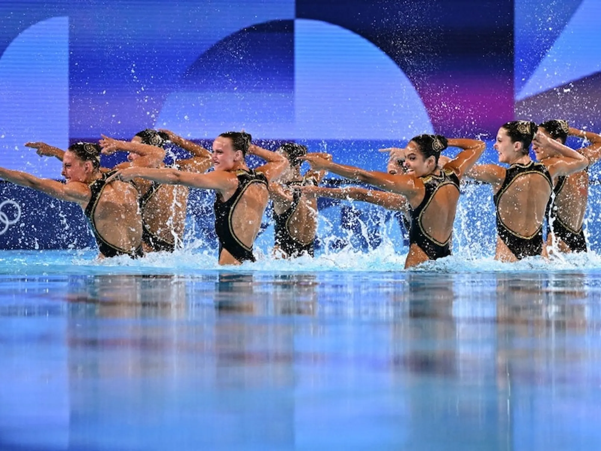 USA Artistic Swimming Team Wows with Michael Jackson Tribute at Paris Olympics 2024