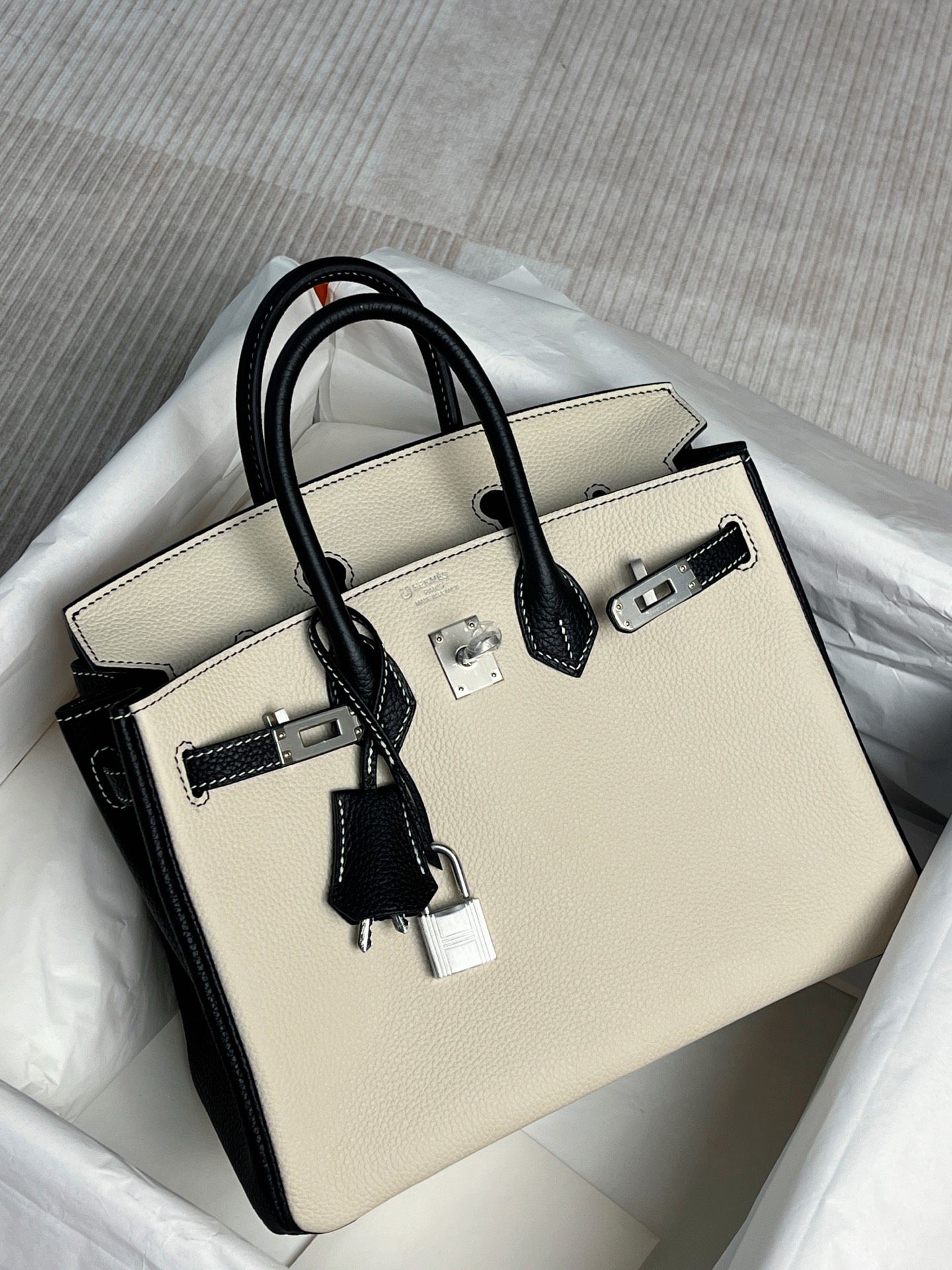 Sgkobo Private Catalog Nai Xi Bai Ce Pin Hei Se Togo La Si Yin Kou