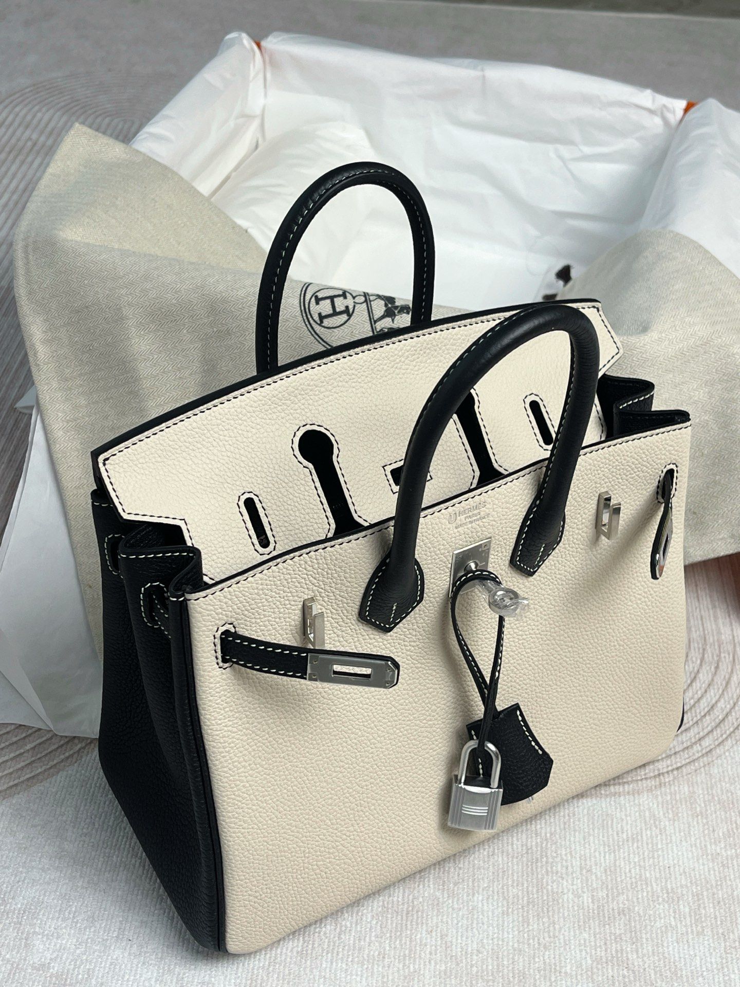 Sgkobo Private Catalog Nai Xi Bai Ce Pin Hei Se Togo La Si Yin Kou