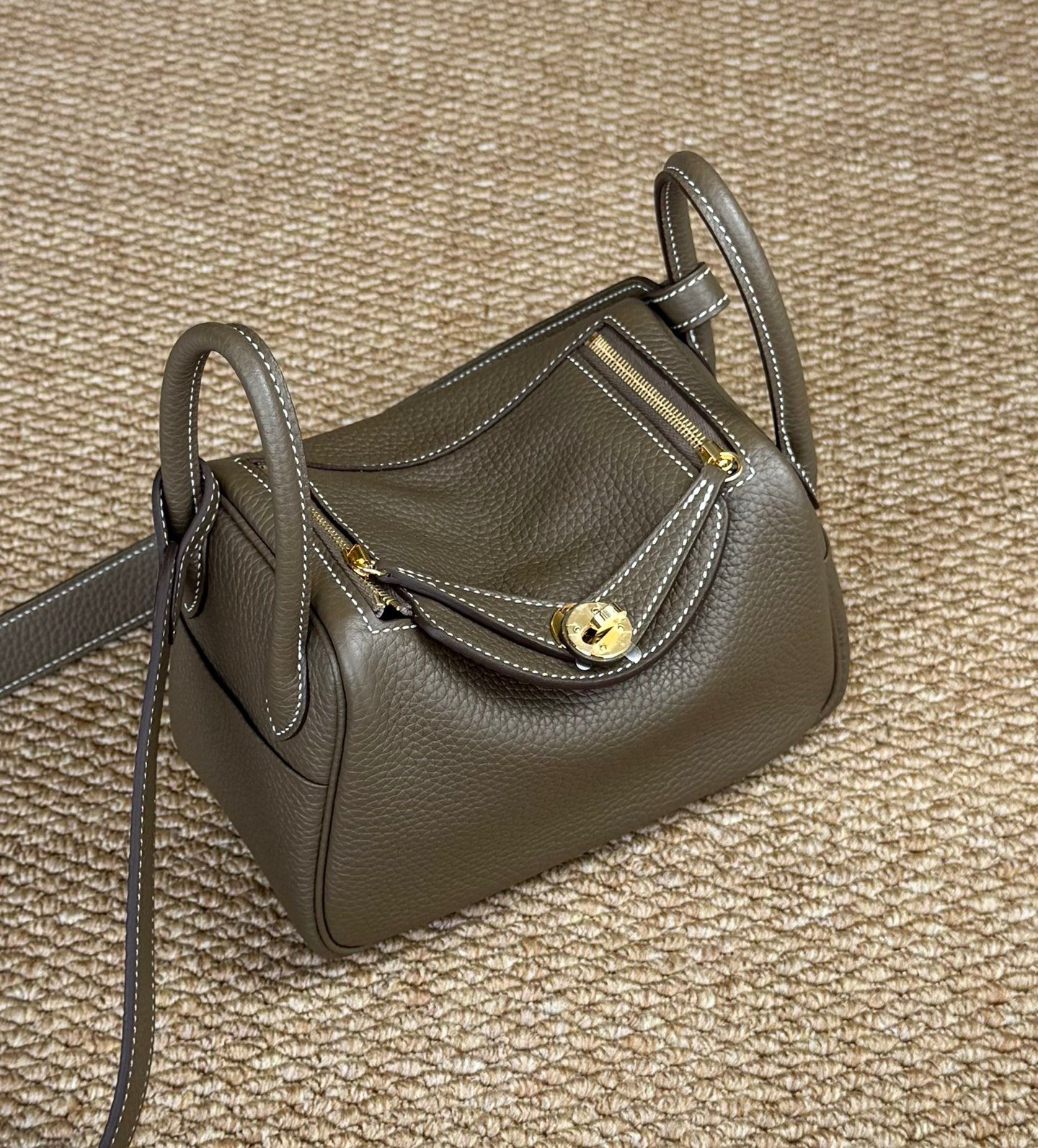 Hermès Hermès Lindy Mini Étoupe Clémence Gold thumbnail 2