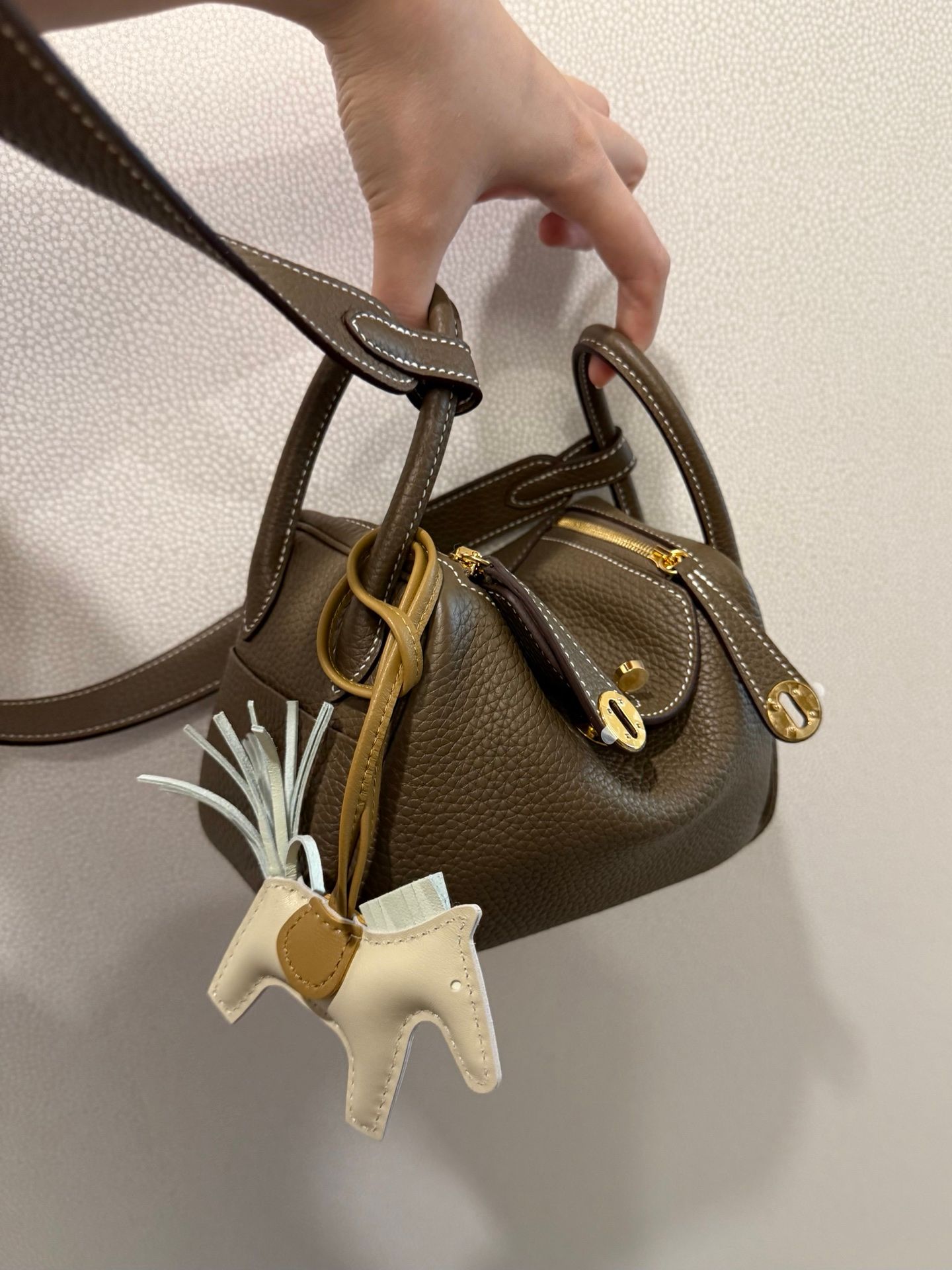 Hermès Hermès Lindy Mini Étoupe Clémence Gold thumbnail 4
