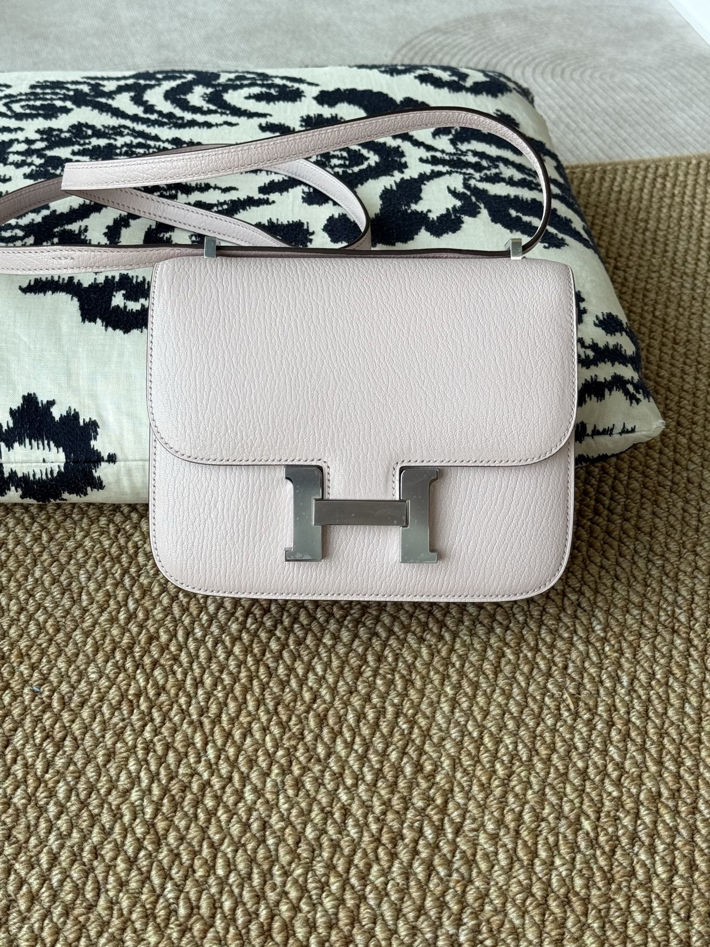 Hermès Hermès Constance 19 Pink Silver