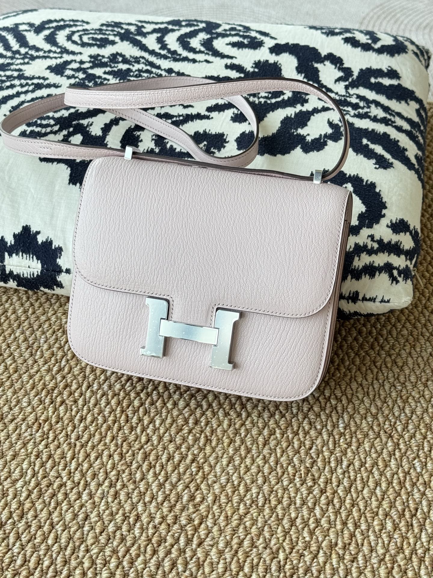 Hermès Hermès Constance 19 Pink Silver thumbnail 3