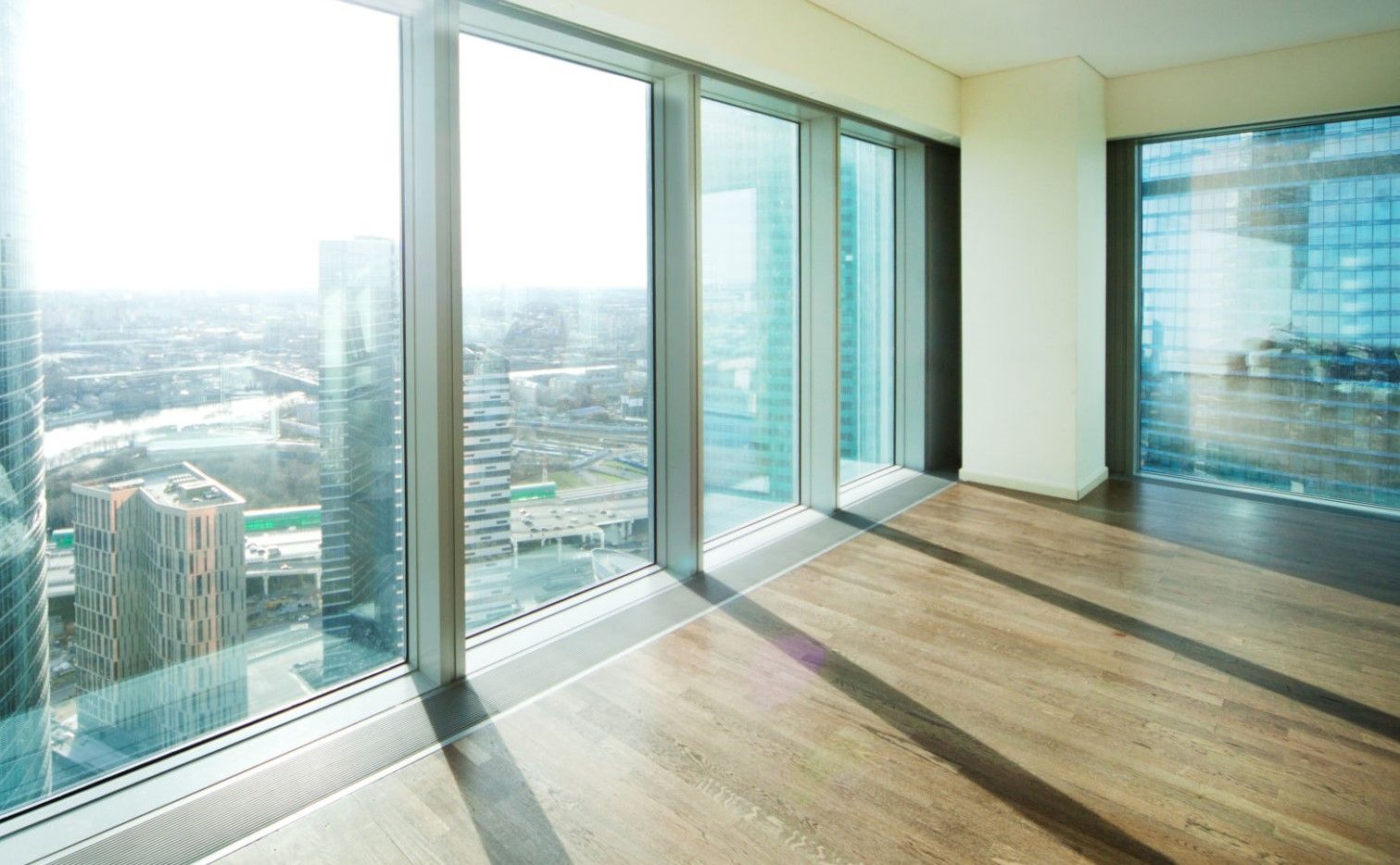 Baie vitrée moderne en Valais