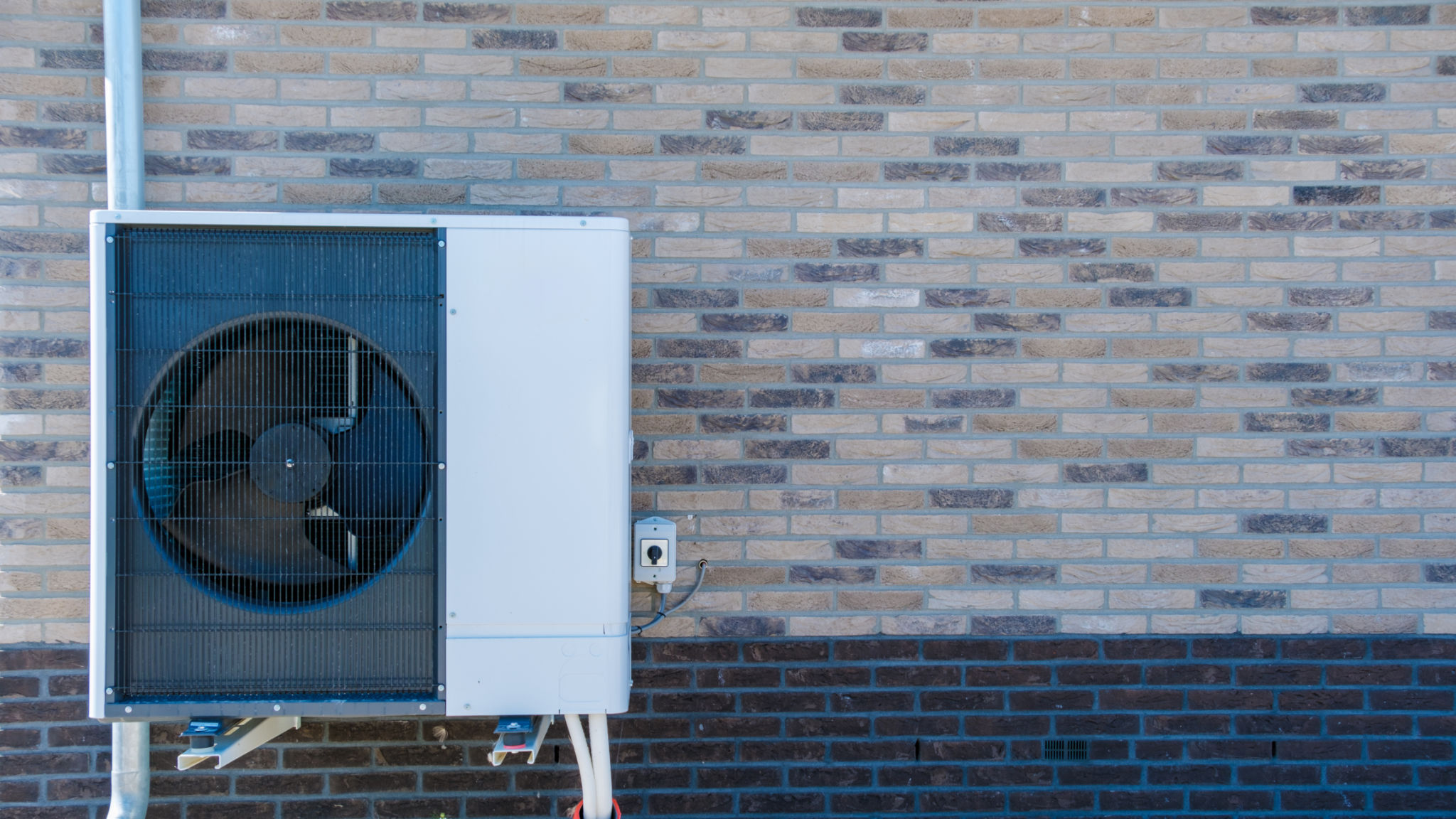 Installation pompe à chaleur en hiver Valais