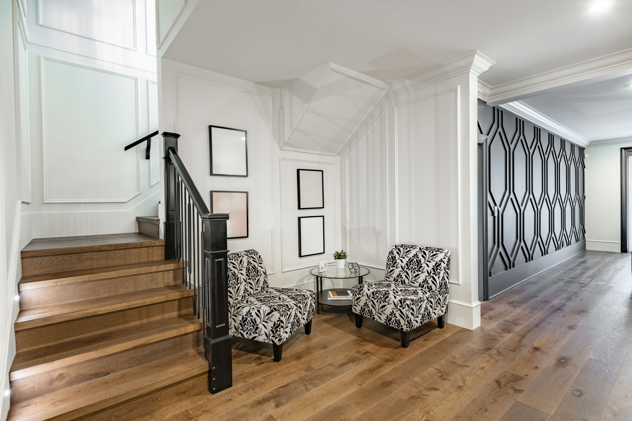 Interiorismo Barcelona - Salón de alto standing con acabados de lujo y arquitectura de interiores moderna