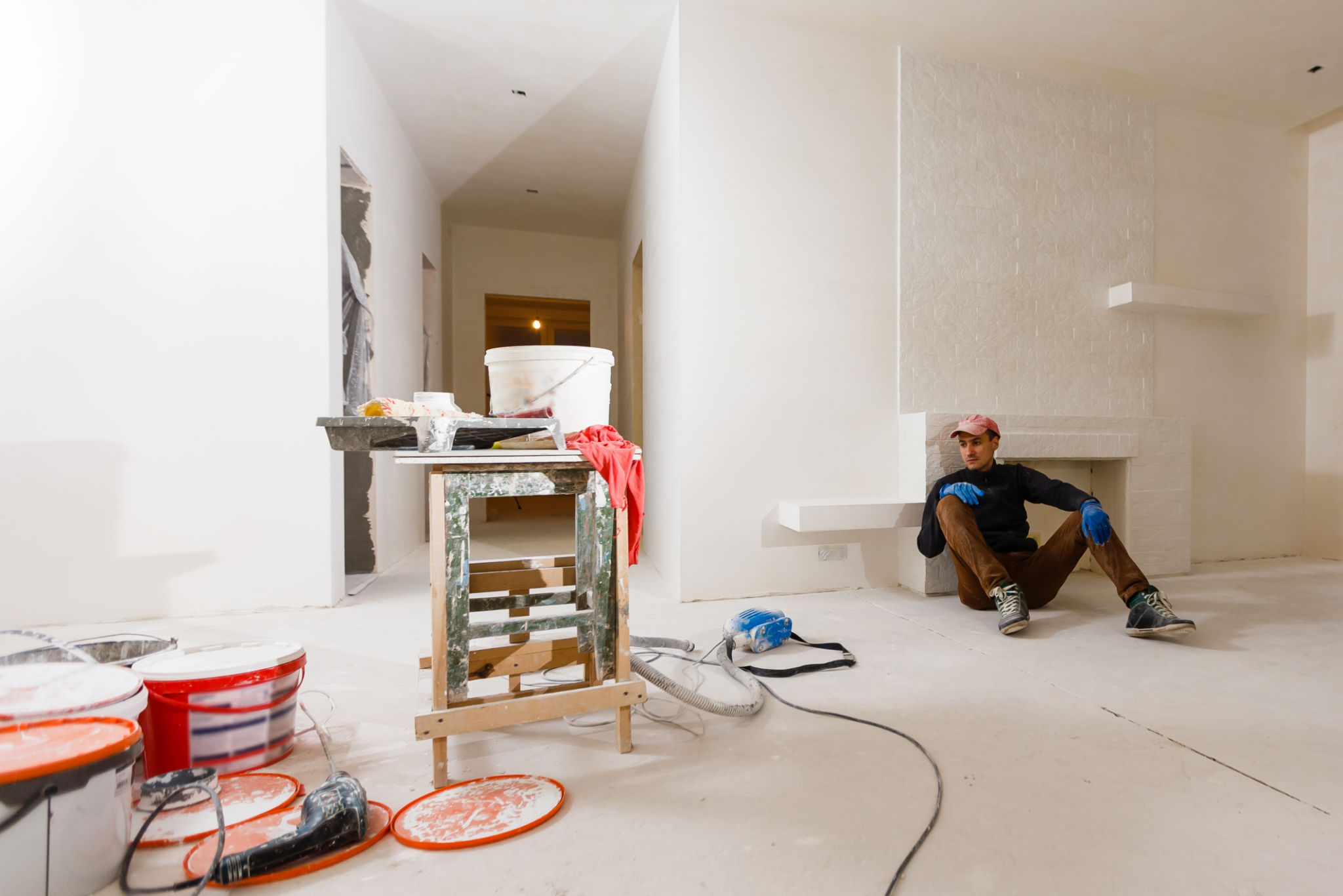 Rénovation énergétique en cours - Travaux de finition intérieure en Valais - efficacité, environnement, renouvelable, fenêtres, performance, audit, confort, cas, mesure, mise, étapes