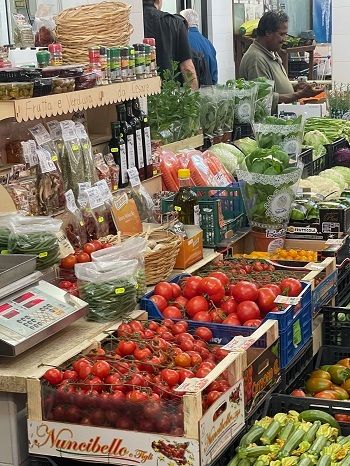 Local markets, travelling Puglia.