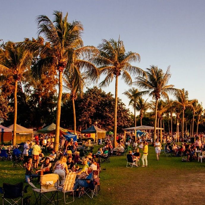 Mindil Beach Markets, Darwin Holiday Guide