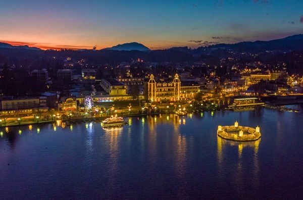 Klagenfurt and Lake Wörthersee decorated for Christmas time, Austria Christmas Markets.