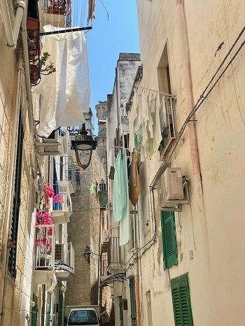 The local village streets in Puglia.