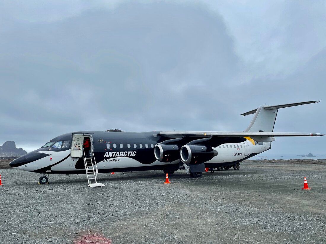 Antarctic Airways flight to King George Island, Chris Watson Travel, Travel Agent Blog 