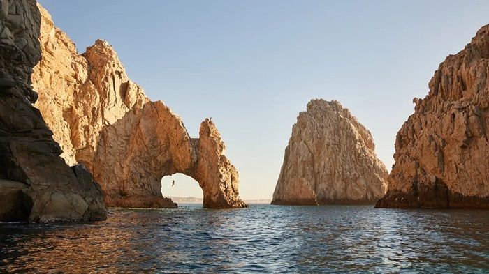 A Cabo must-see: The Arch of Cabo San Lucas. © Luis García