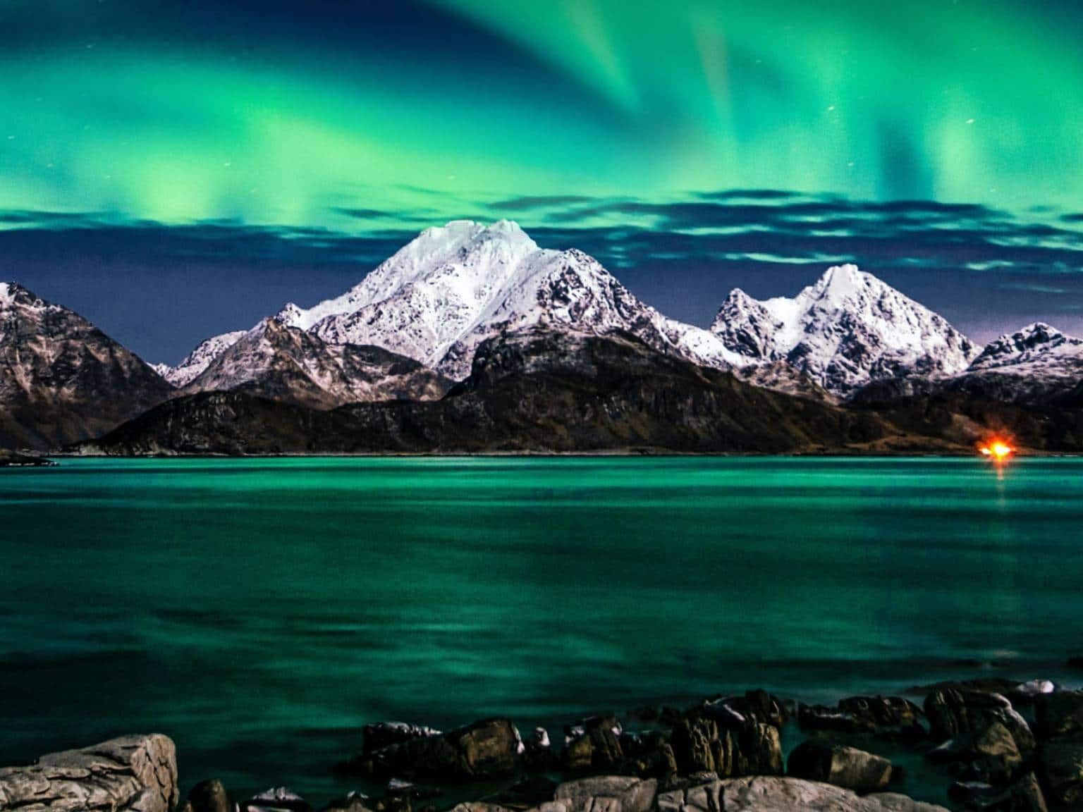 Un voyage arctique de 14 jours et des lumières du nord avec le canal d’histoire