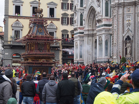 Scoppio del carro (Explosion of the Cart) - Easter in Florence - Part 2