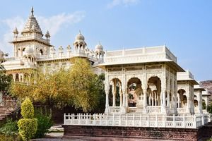 Palatial Pathways: The Havelis and Highlights of Rajasthan