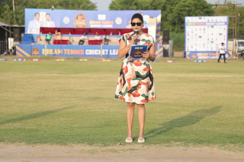 Monica hosting the Dream Tennis Cricket League